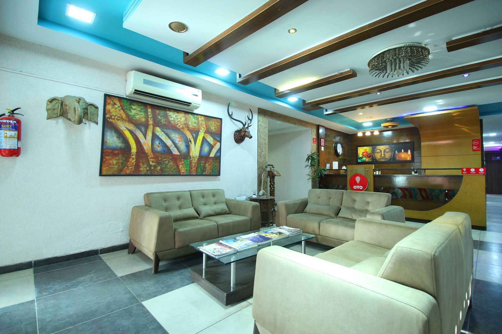 Oyo 4161 Hotel Shailly Inn Ahmedabad Buitenkant foto