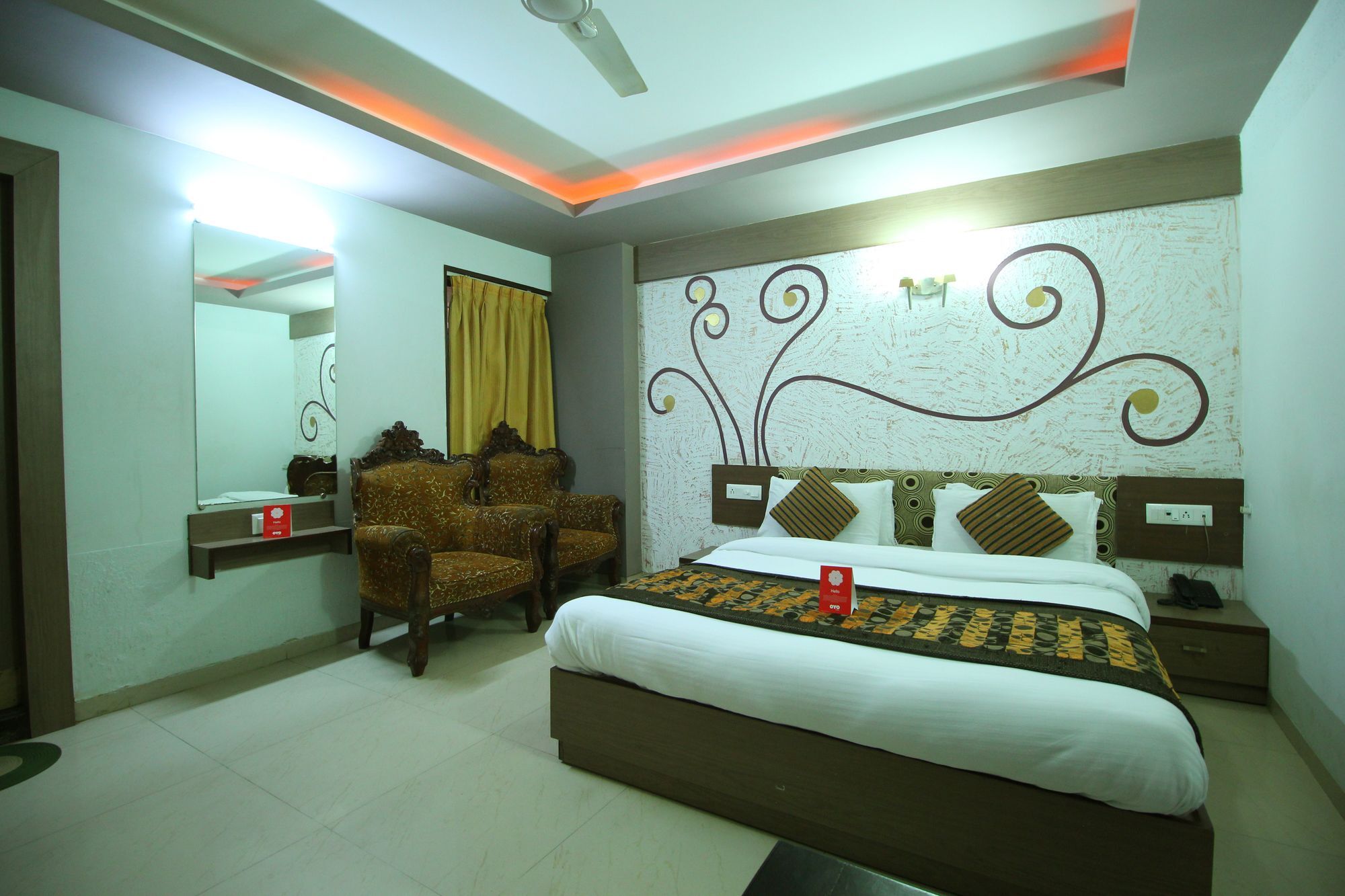 Oyo 4161 Hotel Shailly Inn Ahmedabad Buitenkant foto