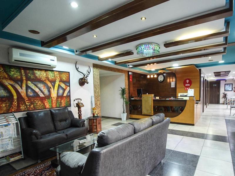 Oyo 4161 Hotel Shailly Inn Ahmedabad Buitenkant foto