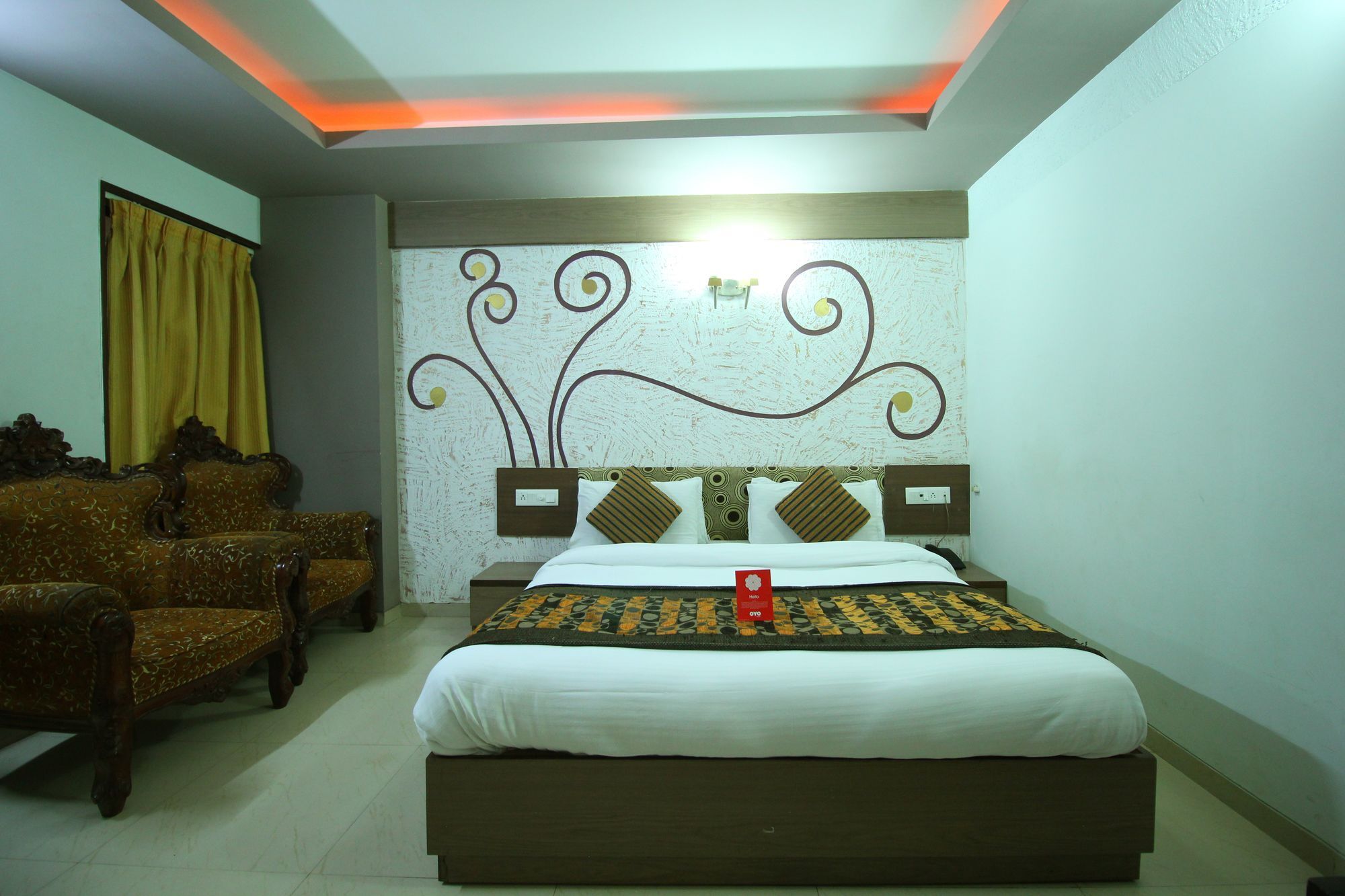 Oyo 4161 Hotel Shailly Inn Ahmedabad Buitenkant foto
